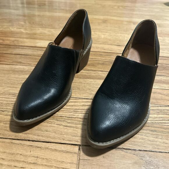 Cynthia Rowley Women's Black Slip Ons - Picture 1 of 4